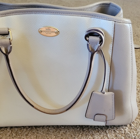 Coach Handbag Authentic Very Nice Condition - Picture 2 of 10
